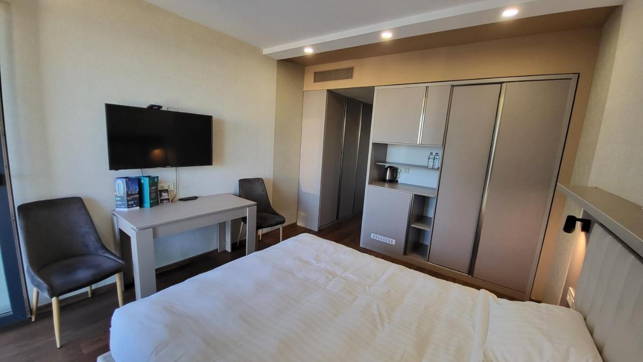 Black Sea Apartments Alliance Palace Batoumi Extérieur photo