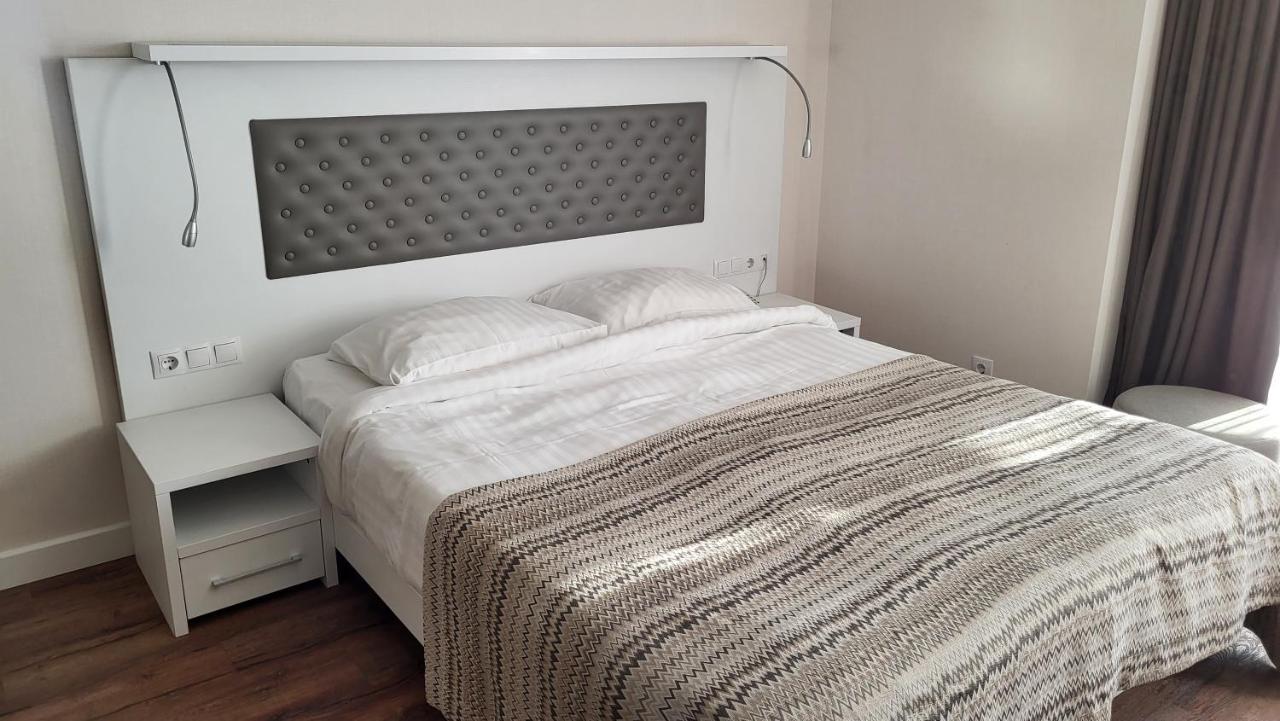 Black Sea Apartments Alliance Palace Batoumi Extérieur photo