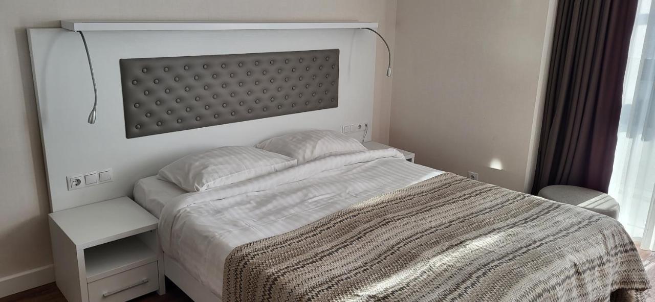 Black Sea Apartments Alliance Palace Batoumi Extérieur photo