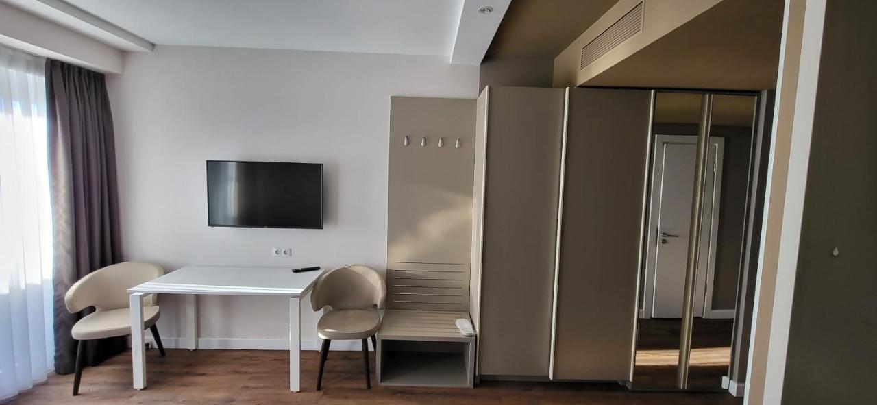 Black Sea Apartments Alliance Palace Batoumi Extérieur photo