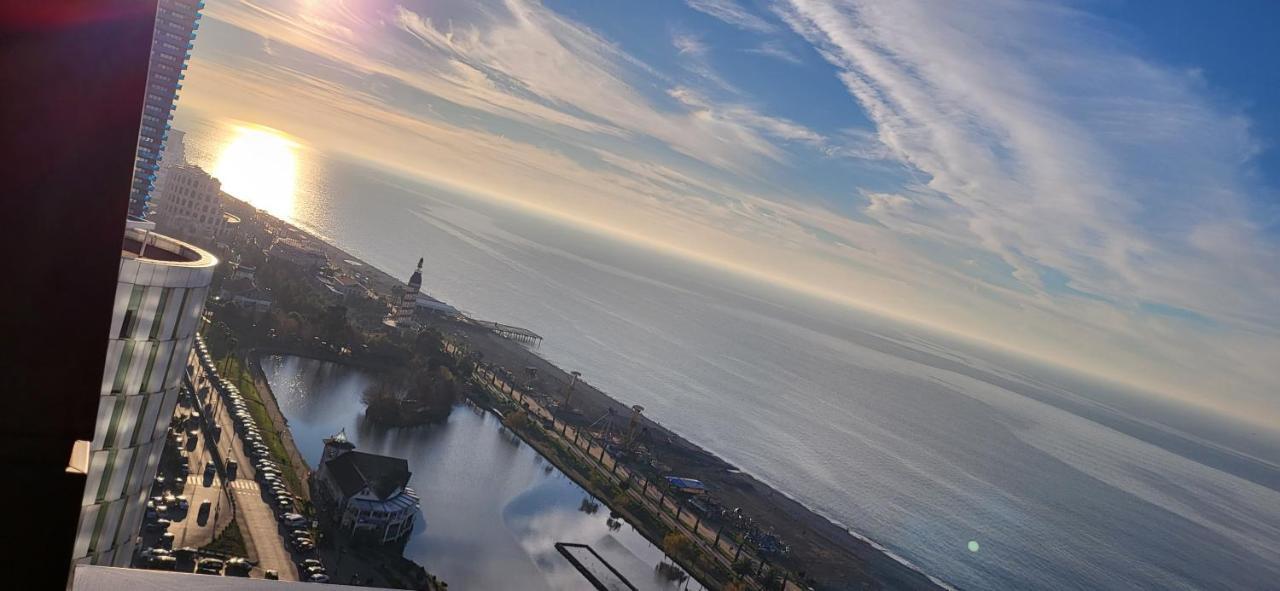 Black Sea Apartments Alliance Palace Batoumi Extérieur photo