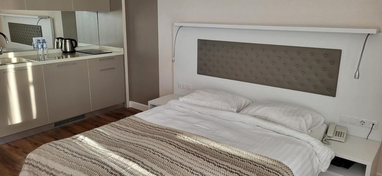 Black Sea Apartments Alliance Palace Batoumi Extérieur photo