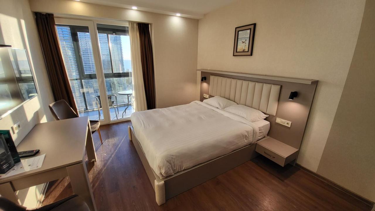 Black Sea Apartments Alliance Palace Batoumi Extérieur photo